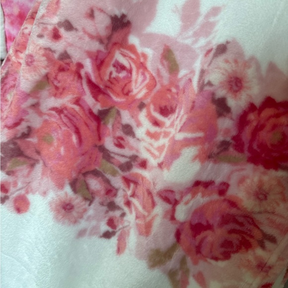 Betsey Johnson NWT Plush throw blanket 50 x 70 - Picture 4 of 9